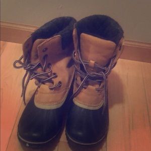 Sorel Size 8.5 boots